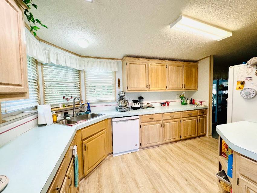 1484 Double Eagle Drive a Lakeland, FL Mobile or Manufactured Home for Sale